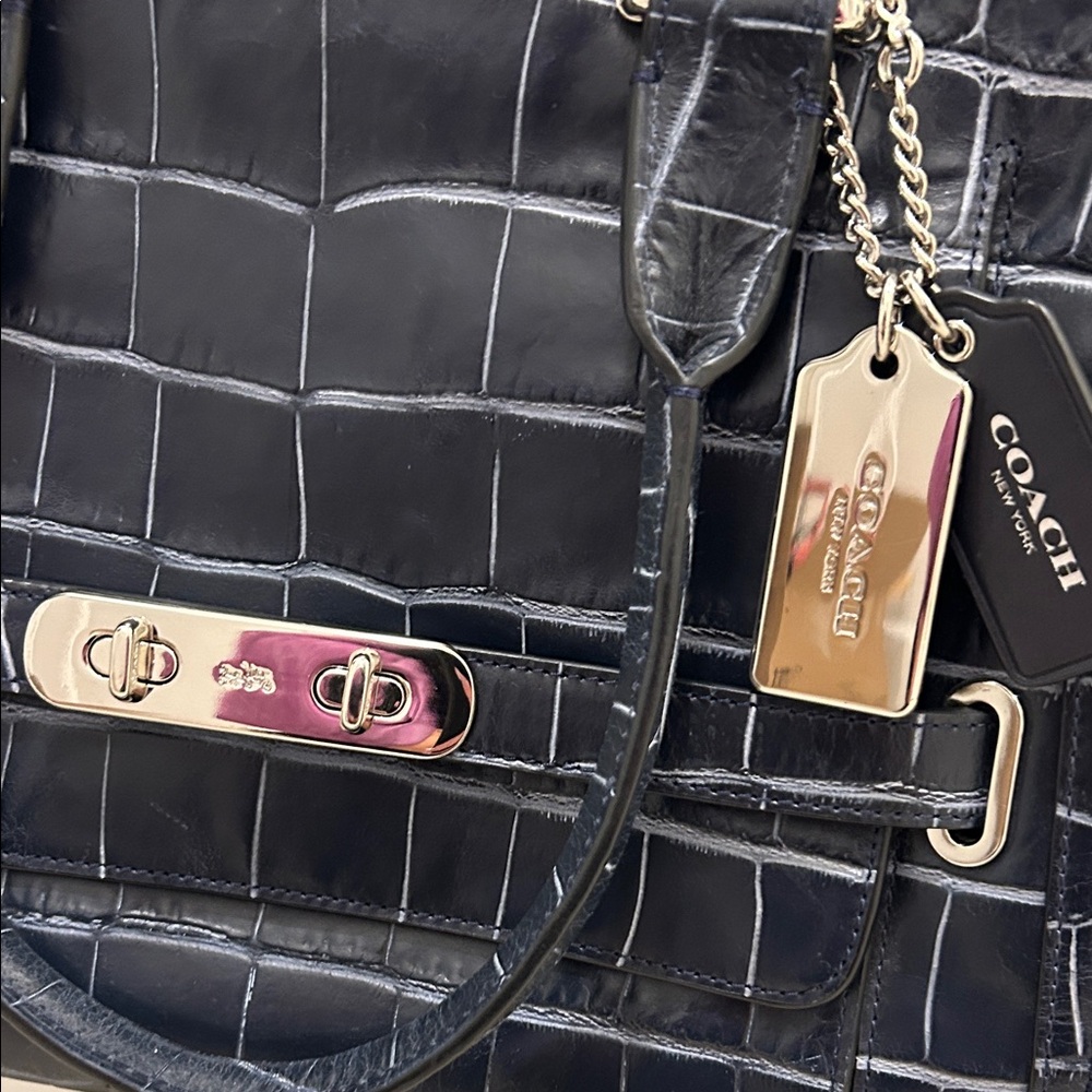 Coach (EUC) Swagger Frame Satchel in Navy Blue Crocodile-Embossed Leather - Picture 3 of 17